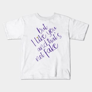 Young Royals quote: But I like you and that's not fake - purple Kids T-Shirt